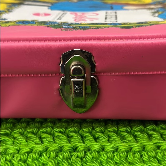 Vintage 1968 pink Barbie case, retro Barbie accessories - Picture 5 of 10